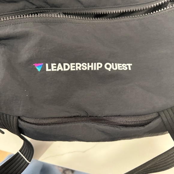 NWT lululemon gym Black Duffel Bag - Picture 8 of 8